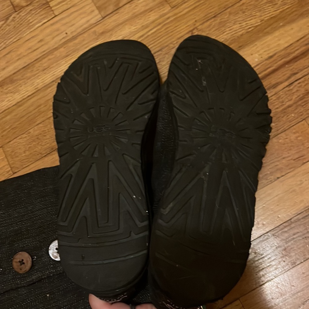 UGG Boots - Picture 8 of 8